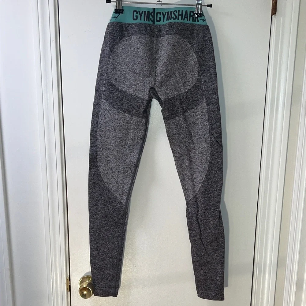 Gymshark Women's Gray Leggings with Blue Waistband NEVER WORN - Picture 5 of 5